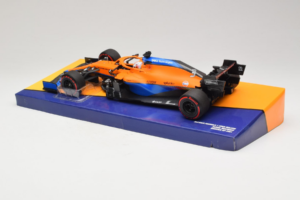 McLaren MCL35M Mercedes #3 D. Ricciardo McLaren F1 Team Bahrain Grand Prix 2021 Minichamps 1:18 533211803 Resin — photo 5 of 7