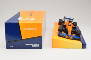 McLaren MCL35M Mercedes #3 D. Ricciardo McLaren F1 Team Bahrain Grand Prix 2021 Minichamps 1:18 533211803 Resin — photo 6 of 7
