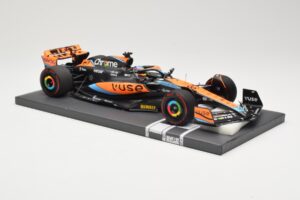 McLaren MCL60 #81 O. Piastri F1 2023 Minichamps 1:18 537231881 Diecast — photo 4 of 6