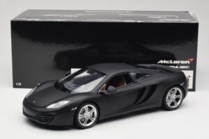 McLaren MP4-12C Matt Satellite Grey Minichamps 1:18 110133024 Diecast — photo 8 of 8