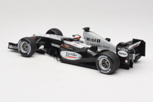 McLaren MP4-19 Mercedes J.P. Montoya Test Car 2005 Minichamps 1:18 533051880 Diecast — photo 5 of 7