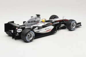 McLaren MP4-20 Mercedes #10 J.P. Montoya F1 2005 Minichamps 1:18 B66962338 Diecast — photo 2 of 6