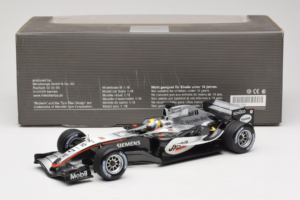 McLaren MP4-20 Mercedes #10 J.P. Montoya F1 2005 Minichamps 1:18 B66962338 Diecast — photo 6 of 6