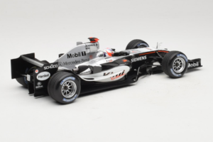 McLaren MP4-20 Mercedes #9 K. Raikkonen F1 2005 Minichamps 1:18 B66962337 Diecast — photo 2 of 6