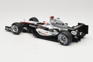 McLaren MP4-20 Mercedes #9 K. Raikkonen F1 2005 Minichamps 1:18 B66962337 Diecast — photo 5 of 6