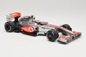 McLaren MP4-24 Mercedes #2 H. Kovalainen F1 2009 Dealer Edition Minichamps 1:18 B66960041 Diecast — photo 4 of 7