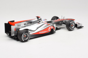 McLaren MP4-25 Mercedes #1 J. Button Vodafone McLaren Showcar F1 2010 Minichamps 1:18 530101801 Diecast — photo 2 of 7