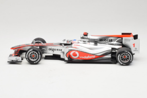 McLaren MP4-25 Mercedes #1 J. Button Vodafone McLaren Showcar F1 2010 Minichamps 1:18 530101801 Diecast — photo 3 of 7