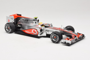 McLaren MP4-25 Mercedes #2 L. Hamilton Vodafone McLaren F1 2010 Minichamps 1:18 530101802 Diecast — photo 4 of 7