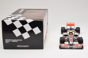 McLaren MP4-25 Mercedes #2 L. Hamilton Vodafone McLaren F1 2010 Minichamps 1:18 530101802 Diecast — photo 7 of 7