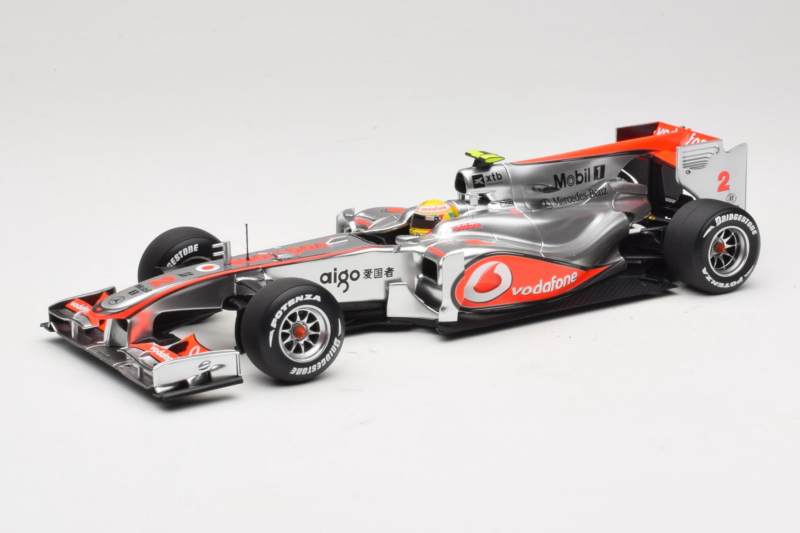 McLaren MP4-25 Mercedes #2 L. Hamilton Vodafone McLaren F1 2010 Minichamps 1:18 530101802 Diecast