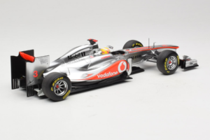 McLaren MP4-26 Mercedes #3 L. Hamilton Vodafone McLaren F1 2011 Minichamps 1:18 530111803 Diecast — photo 2 of 7
