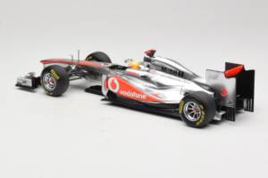 McLaren MP4-26 Mercedes #3 L. Hamilton Vodafone McLaren F1 2011 Minichamps 1:18 530111803 Diecast — photo 5 of 7