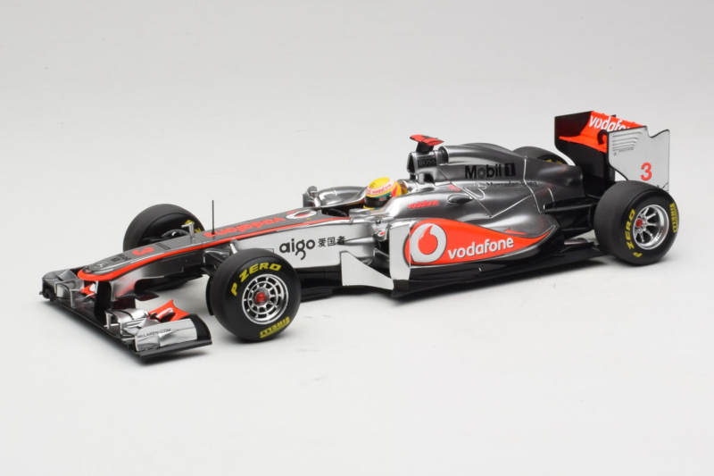 McLaren MP4-26 Mercedes #3 L. Hamilton Vodafone McLaren F1 2011 Minichamps 1:18 530111803 Diecast