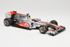 McLaren MP4-26 Mercedes #3 L. Hamilton Vodafone McLaren Showcar F1 2011 Minichamps 1:18 530111873 Diecast — photo 4 of 7