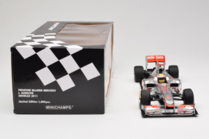 McLaren MP4-26 Mercedes #3 L. Hamilton Vodafone McLaren Showcar F1 2011 Minichamps 1:18 530111873 Diecast — photo 7 of 7