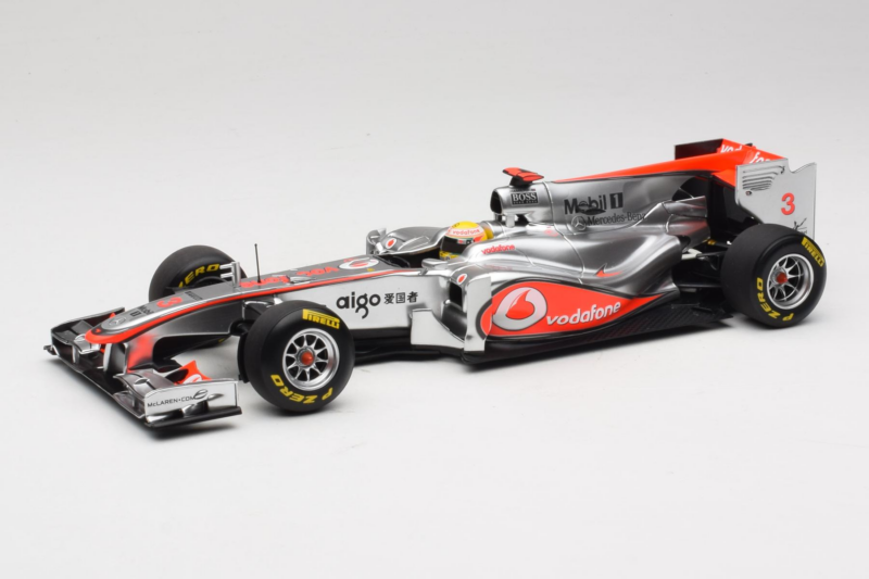 McLaren MP4-26 Mercedes #3 L. Hamilton Vodafone McLaren Showcar F1 2011 Minichamps 1:18 530111873 Diecast
