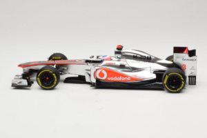 McLaren MP4-27 Mercedes #3 J. Button Vodafone McLaren Showcar F1 2012 Minichamps 1:18 530121873 Diecast — photo 3 of 7