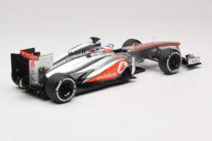 McLaren MP4-28 Mercedes #5 J. Button Vodafone McLaren F1 2013 Minichamps 1:18 530131805 Diecast — photo 2 of 7