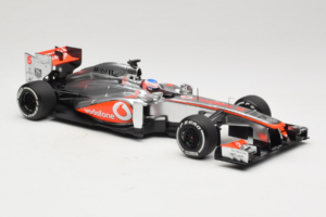 McLaren MP4-28 Mercedes #5 J. Button Vodafone McLaren F1 2013 Minichamps 1:18 530131805 Diecast — photo 4 of 7