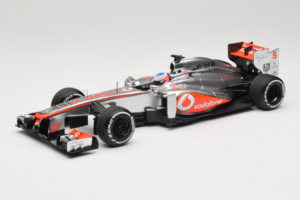 McLaren MP4-28 Mercedes #5 J. Button Vodafone McLaren F1 2013 Minichamps 1:18 530131805 Diecast