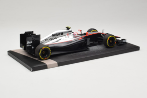 McLaren MP4-30 Honda #22 J. Button McLaren Honda F1 Team Australian Grand Prix 2015 Minichamps 1:18 537151822 Diecast — photo 3 of 7