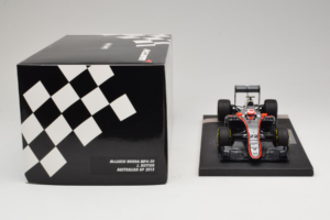 McLaren MP4-30 Honda #22 J. Button McLaren Honda F1 Team Australian Grand Prix 2015 Minichamps 1:18 537151822 Diecast — photo 6 of 7
