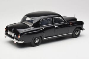 Mercedes 180 W120 Ponton Black Revell 1:18 08973 Diecast — photo 3 of 8