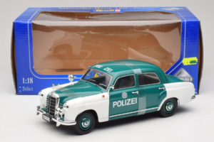 Mercedes 180 Ponton Polizei Revell 1:18 08863 Diecast — photo 6 of 6