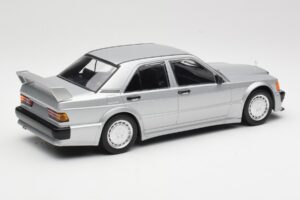 Mercedes 190E 2.5-16 EVO 1 W201 Silver Minichamps 1:18 155036001 Diecast — photo 2 of 6
