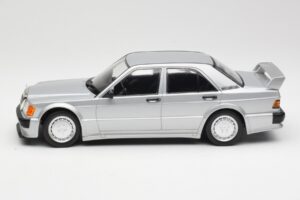 Mercedes 190E 2.5-16 EVO 1 W201 Silver Minichamps 1:18 155036001 Diecast — photo 3 of 6
