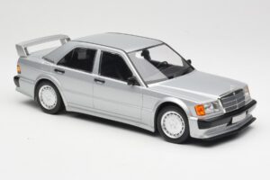 Mercedes 190E 2.5-16 EVO 1 W201 Silver Minichamps 1:18 155036001 Diecast — photo 4 of 6