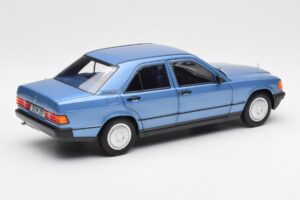 Mercedes 190E W201 Diamond Blue Dealer Edition Norev 1:18 B66040661 Diecast — photo 3 of 8
