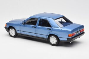 Mercedes 190E W201 Diamond Blue Dealer Edition Norev 1:18 B66040661 Diecast — photo 7 of 8