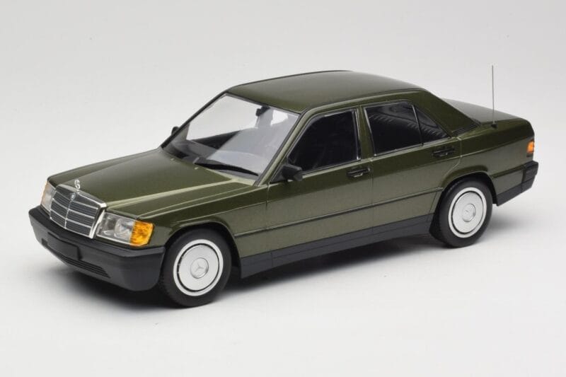 Mercedes 190E W201 Green Metallic Minichamps 1:18 155037001 Diecast