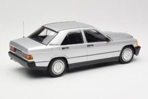 Mercedes 190E W201 Silver Minichamps 1:18 155037004 Diecast — photo 2 of 6