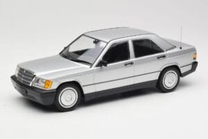 Mercedes 190E W201 Silver Minichamps 1:18 155037004 Diecast