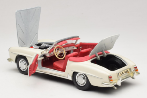 Mercedes 190SL White Maisto 1:18 50274 Diecast — photo 5 of 8
