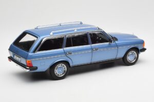Mercedes 200 S123 T-Model Diamond Blue Dealer Edition Norev 1:18 B66040671 Diecast — photo 3 of 8