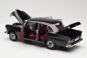 Mercedes 200 W110 Black Norev 1:18 183574 Diecast — photo 5 of 8