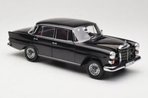 Mercedes 200 W110 Black Norev 1:18 183574 Diecast — photo 6 of 8