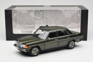 Mercedes 200 W123 Cypress Green Metallic Dealer Edition Norev 1:18 B66040654 Diecast — photo 8 of 8