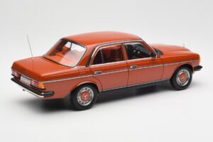 Mercedes 200 W123 English Red Dealer Edition Norev 1:18 B66040653 Diecast — photo 3 of 8