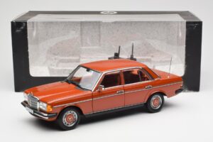 Mercedes 200 W123 English Red Dealer Edition Norev 1:18 B66040653 Diecast — photo 8 of 8