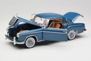 Mercedes 220 SE W128 Blue Sun Star 1:18 3561 Diecast — photo 2 of 8