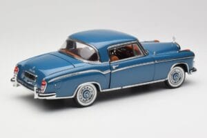Mercedes 220 SE W128 Blue Sun Star 1:18 3561 Diecast — photo 3 of 8