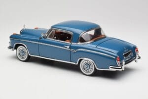 Mercedes 220 SE W128 Blue Sun Star 1:18 3561 Diecast — photo 7 of 8