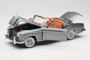Mercedes 220 SE W128 Convertible Grey Metallic Sun Star 1:18 3352-M1 Diecast — photo 2 of 8