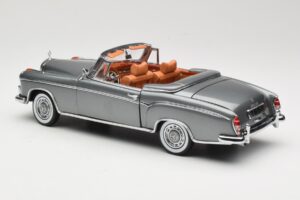 Mercedes 220 SE W128 Convertible Grey Metallic Sun Star 1:18 3352-M1 Diecast — photo 7 of 8