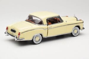 Mercedes 220 SE W128 Coupe Beige Sun Star 1:18 3562 Diecast — photo 3 of 8